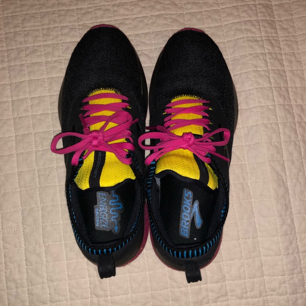 Brooks Women' Ricochet Road Running Shoe